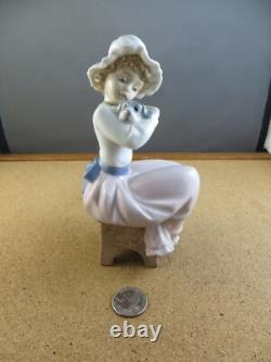 1049 Big Hug Nao Lladro Spain Porcelain Figurine Peasant Girl With Puppy Dog