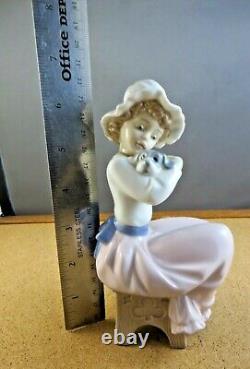 1049 Big Hug Nao Made in Spain Porcelain Figurine Peasant Girl With Puppy Dog