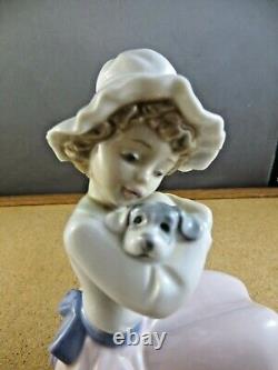 1049 Big Hug Nao Made in Spain Porcelain Figurine Peasant Girl With Puppy Dog