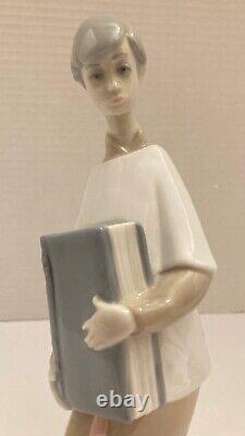 1967 Rare LLADRO NAO VTG Porcelain Choir Boy w Bible 9 Figure Only