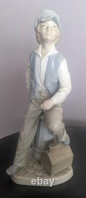 1970s Nao (Lladro) Porcelain figure of a Shoeshine Boy