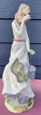 1977 NAO LLADRO DAISA LADY UMBRELLA HAT FALL FIGURE Disct'd Hand Made SPAIN MINT