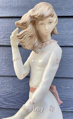 1977 NAO LLADRO DAISA LADY UMBRELLA HAT FALL FIGURE Disct'd Hand Made SPAIN MINT