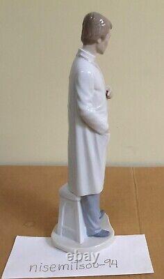 1979 NAO Lladro Male Doctor Porcelain 13.5 Figurine 00708 Mint condition