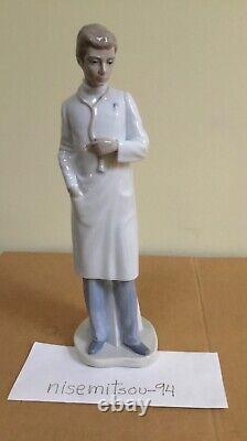 1979 NAO Lladro Male Doctor Porcelain 13.5 Figurine 00708 Mint condition