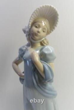 1980 LLADRO NAO SPAIN LADY withBONNET Long Scarf Blue Dress sz-12,5h Vintage