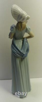 1980 LLADRO NAO SPAIN LADY withBONNET Long Scarf Blue Dress sz-12,5h Vintage