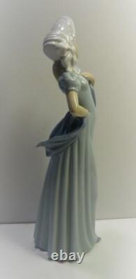 1980 LLADRO NAO SPAIN LADY withBONNET Long Scarf Blue Dress sz-12,5h Vintage