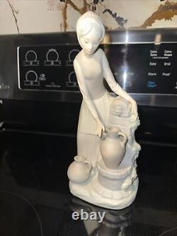 1992 Vintage Lladro/Nao GIRL IN THE FOUNTAIN #136 11 1/2 Matte Finish Spain