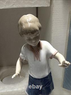 1994 Lladro BOY with Soccer Practice Ball Jersey Player 6198 Fig. Mint Condition