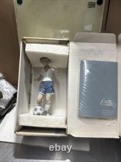 1994 Lladro BOY with Soccer Practice Ball Jersey Player 6198 Fig. Mint Condition