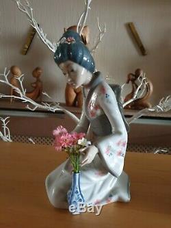 3 x retired Nao Lladro geisha Japanese / chinese Figures figurines Statues Rare