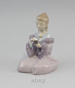 9956114 As Pretty As Mum Girl With Powder Box Nao Lladro Spain H15cm