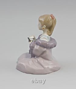 9956114 As Pretty As Mum Girl With Powder Box Nao Lladro Spain H15cm