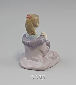 9956114 As Pretty As Mum Girl With Powder Box Nao Lladro Spain H15cm