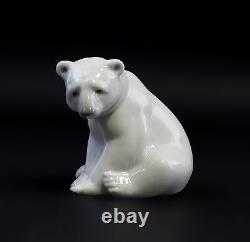 9998006 Porcelain Polar Bear Bear Seated Lladro Spain 3 1/2x3 1/8x3 7/8in