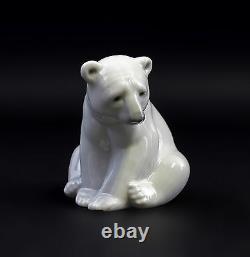 9998006 Porcelain Polar Bear Bear Seated Lladro Spain 3 1/2x3 1/8x3 7/8in