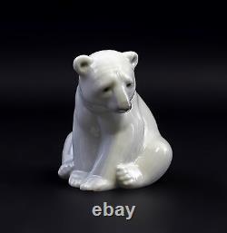 9998006 Porcelain Polar Bear Bear Sitting Lladro Spain 9x8x10cm