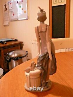 A Lovely Large Boxed Lladro 5174 Couplet Lady 1920 Flapper Girl Figure