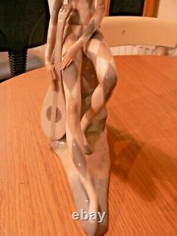 A Lovely Very Large Lladro Nao 0028 Sad Harlequin Figure. Mint