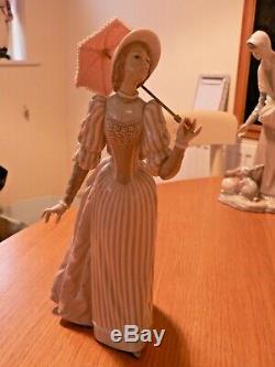 A Stunning Boxed Lladro 5324 English Lady With Parasol Figure