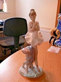 A Stunning Boxed Lladro 7641 For A Perfect Performance Ballerina Figure
