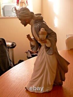 A Stunning Lladro / Nao 0414 King Balthasar Nativity Figure