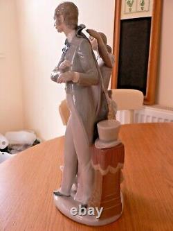 A Stunning Rare Very Large Lladro 4996 Ready To Go Figure. Mint