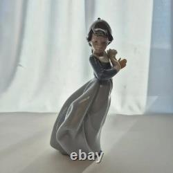 A861 NAO Porcelain Figure LYNN Girl Outside