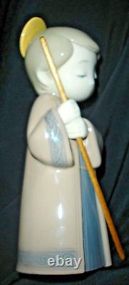 Adorable Nao by Lladro Nativity2000327 designed by Jose Javier Malavia in 2014