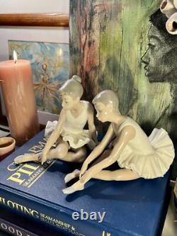 Antique Pair of Sitting Spanish Porcelain Ballet Dancers Figurines Nao By Lladro