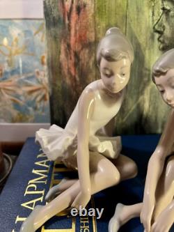 Antique Pair of Sitting Spanish Porcelain Ballet Dancers Figurines Nao By Lladro