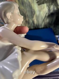 Antique Pair of Sitting Spanish Porcelain Ballet Dancers Figurines Nao By Lladro