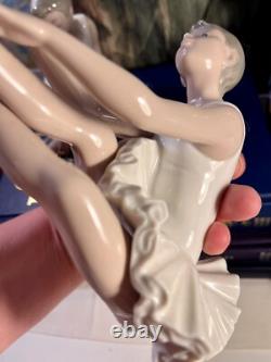 Antique Pair of Sitting Spanish Porcelain Ballet Dancers Figurines Nao By Lladro