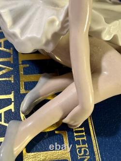 Antique Pair of Sitting Spanish Porcelain Ballet Dancers Figurines Nao By Lladro