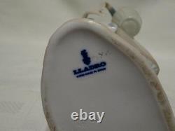 Attractive Collectable Large 13.5 Lladro Spain Figure 4502 Marketing Day