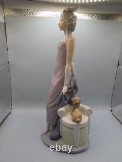 Attractive Collectable Lladro Spain Figure 5174 Couplet Lady