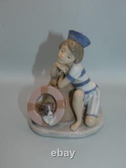 Attractive Collectable Lladro Spain Figure 6011 Mondays Child