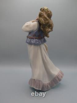 Attractive Collectable Lladro Spain Figure 6401 Dreams Of A Summer Past
