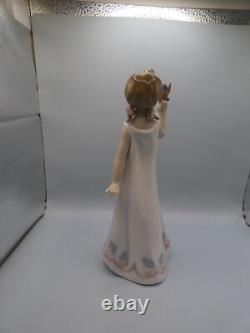 Attractive Collectable Lladro Spain Figure 6552 Pretty Pinwheel