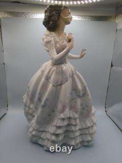 Attractive Collectable Lladro Spain Figure 6650 Quinceanera
