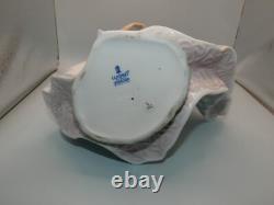 Attractive Collectable Lladro Spain Figure 6687 Sweet Sixteen