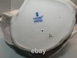 Attractive Collectable Lladro Spain Figure 6687 Sweet Sixteen