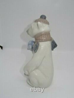 Attractive Lladro Spain Figure 5021 Painful Bear Polar Bear Scarf & Hat