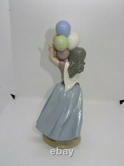 Attractive Lladro Spain Figure / Figurine 5141 Balloon Seller