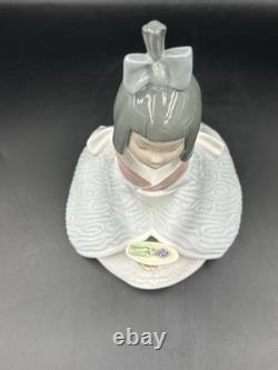 Attractive Lladro Spain Nao Figure 1270 Flowers Of The Orient