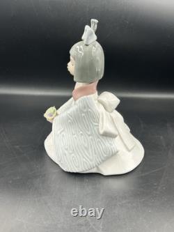 Attractive Lladro Spain Nao Figure 1270 Flowers Of The Orient