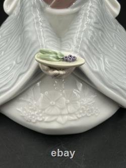 Attractive Lladro Spain Nao Figure 1270 Flowers Of The Orient