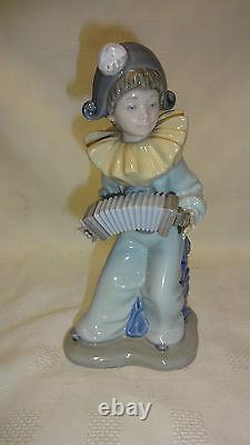 Attractive Lladro Spain Nao Figure Young Boy/Clown Playing A Concertina