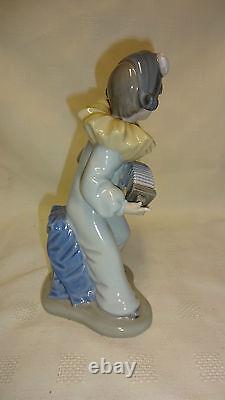 Attractive Lladro Spain Nao Figure Young Boy/Clown Playing A Concertina